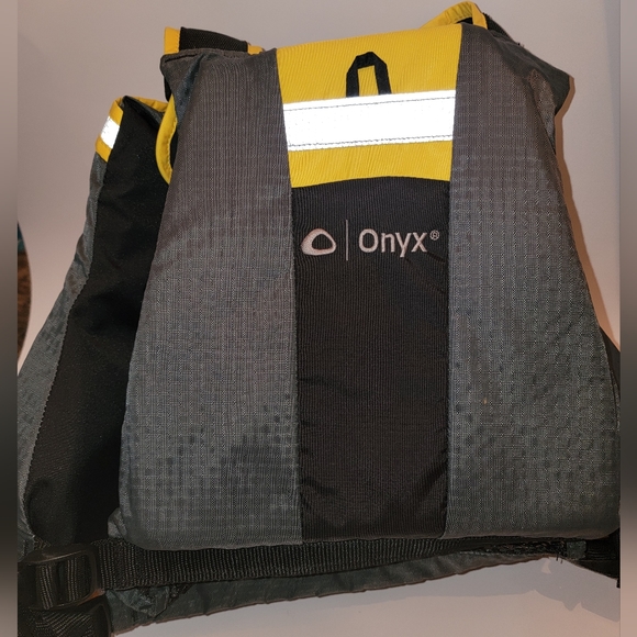 🔴NWOT Onyx MoveVent Dynamic Life Vest (Gray/Yellow, KIDS XL/ADULT X - Picture 4 of 9